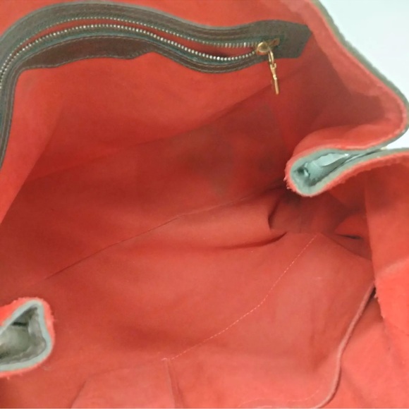 Louis Vuitton. Tote Bag. Great condition. Exterior/interior minimal wear. - Picture 7 of 9